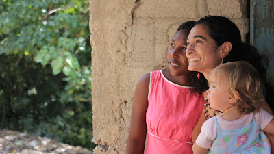 Moise & Dorina gaze at roof